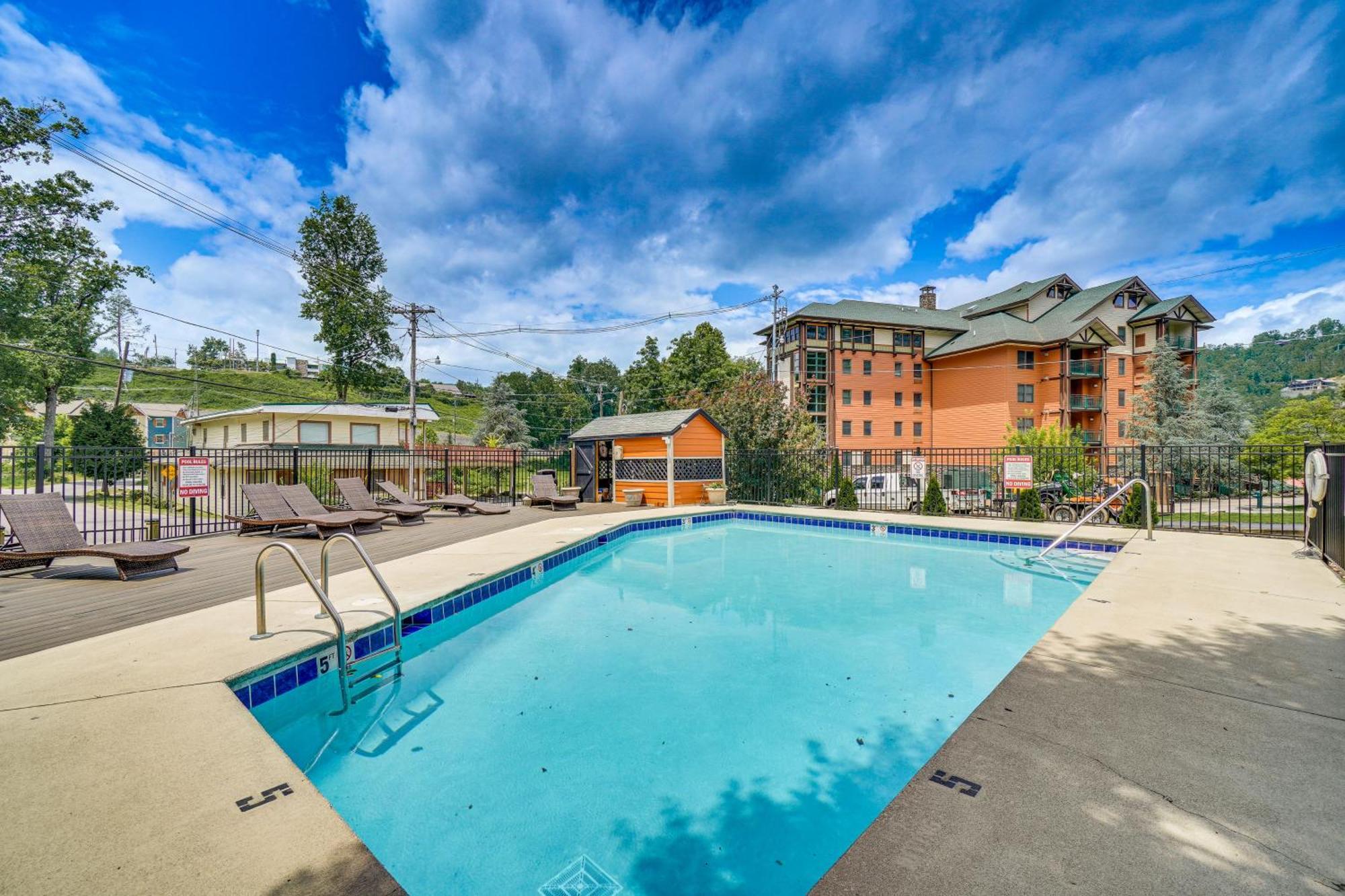 Downtown Gatlinburg Condo With Mountain-View Balcony Buitenkant foto
